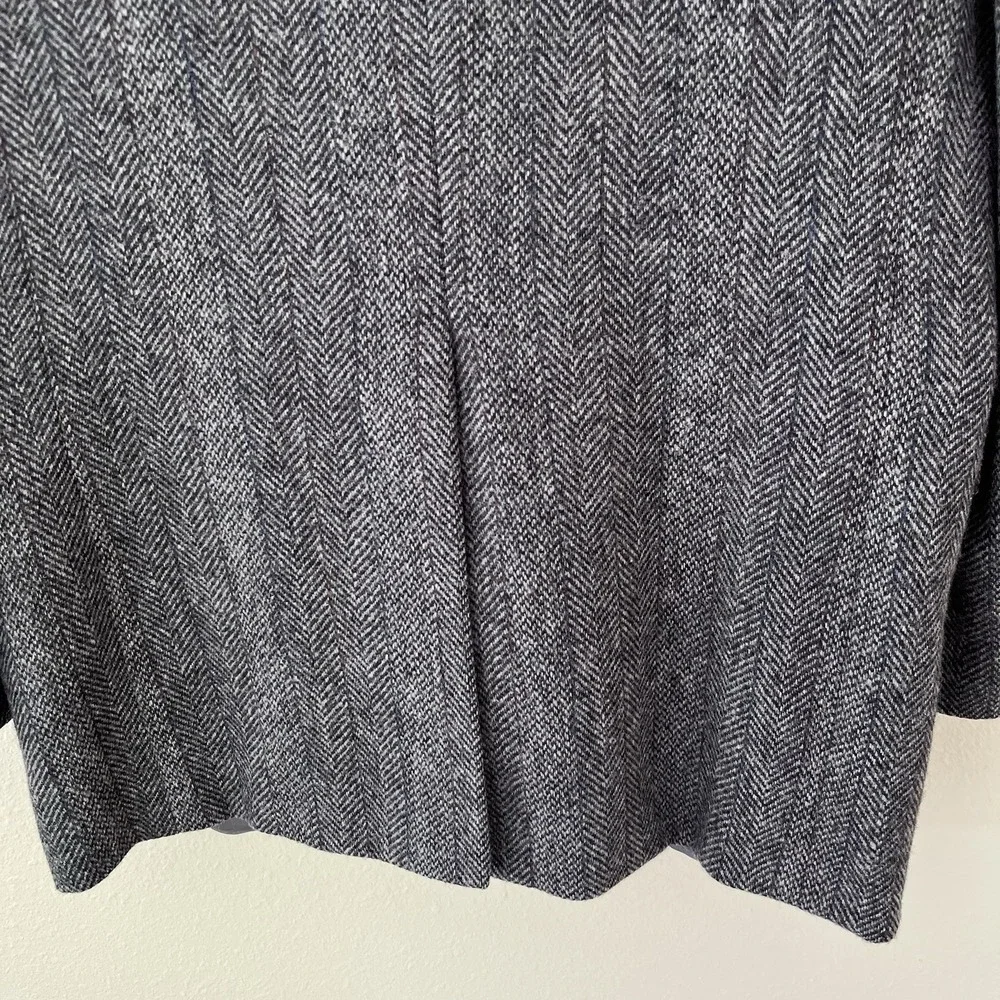 Mens Tweed Blazer Sport Coat Size 40L Wool Herringbone Gray Vintage Two Button
